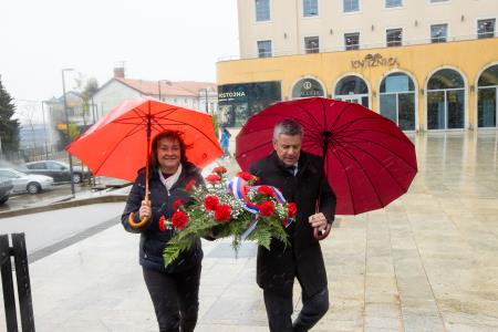 obisk obeležja v Postojni (1)